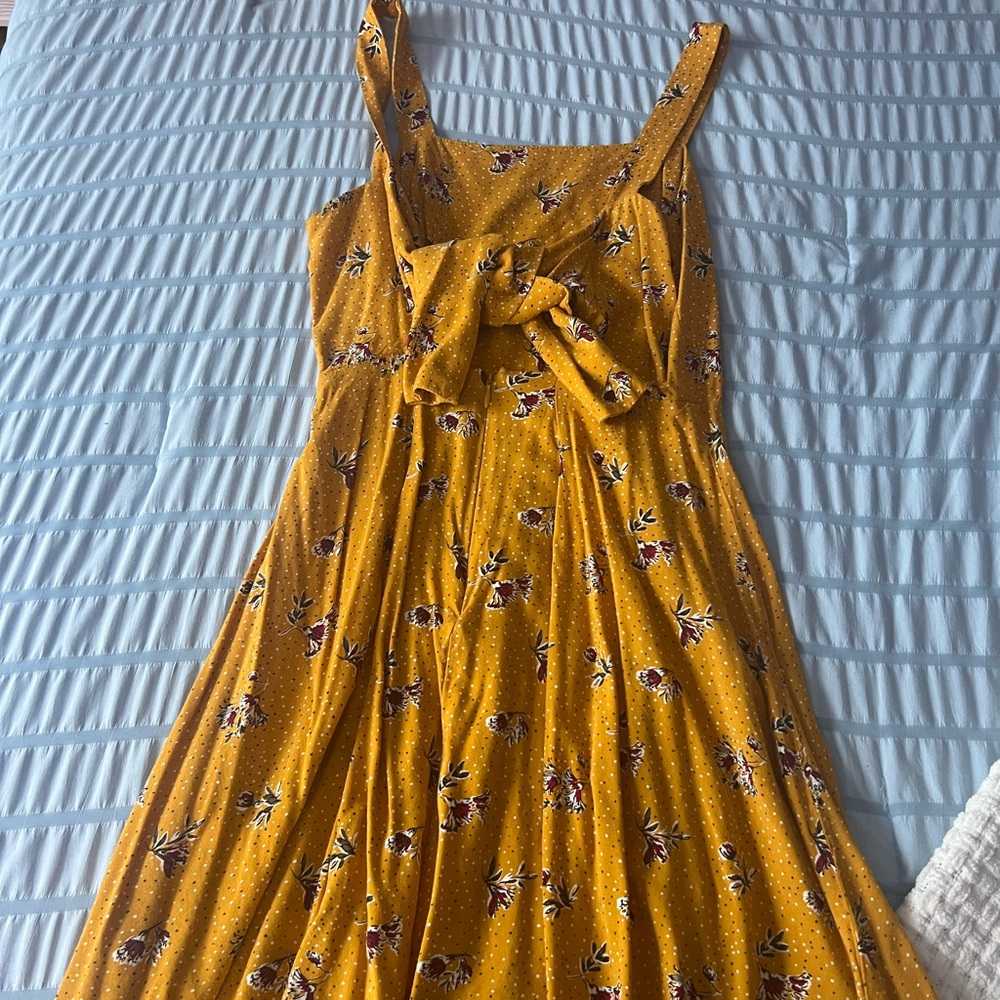Cute yellow floral target dress in a size small